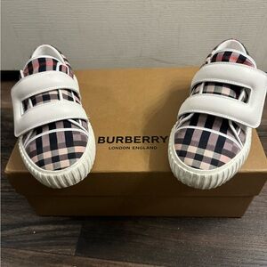 Kids Burberry shoes